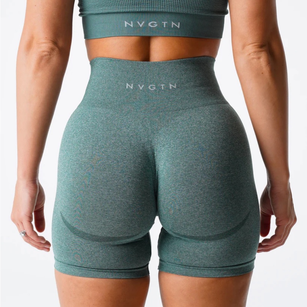 NVGTN seamless 6” forest green gym shorts, size M